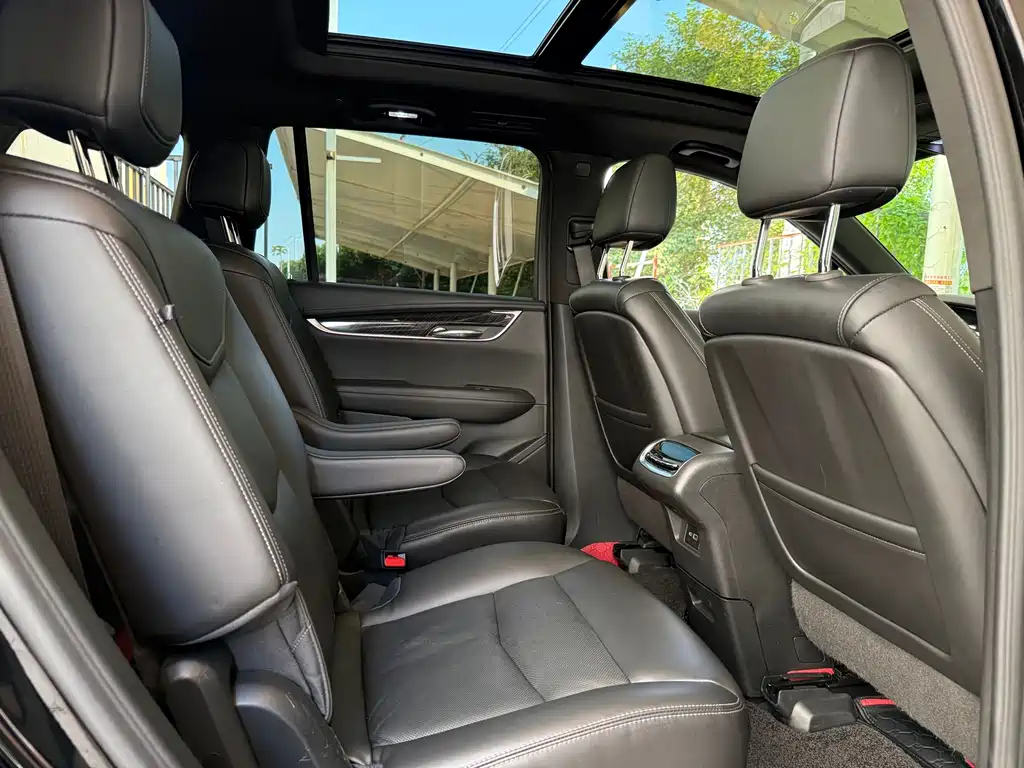 Cadillac XT6 — миниатюра 11