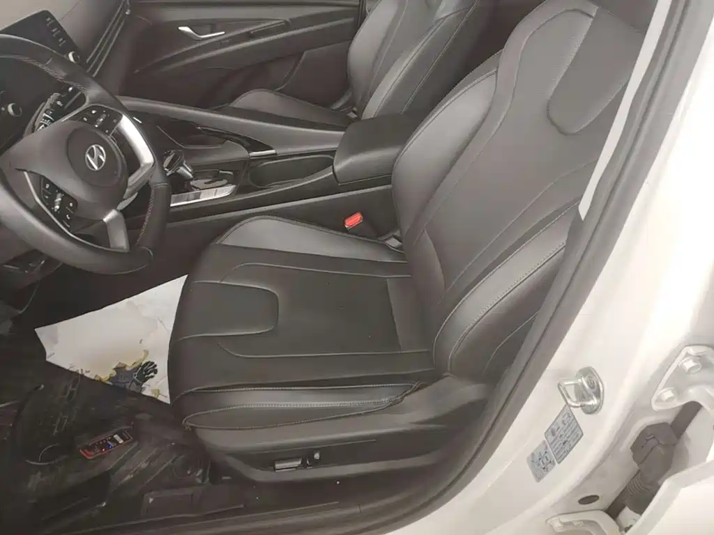 Hyundai Elantra — миниатюра 15