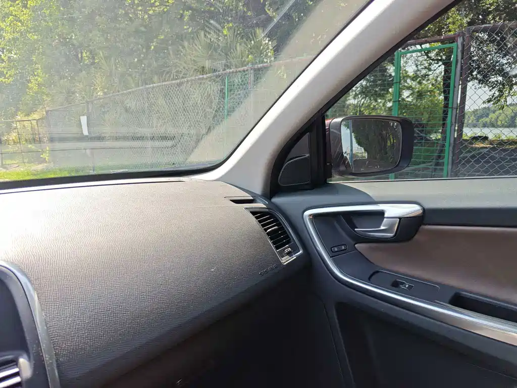 Volvo XC60 (Import) — миниатюра 22