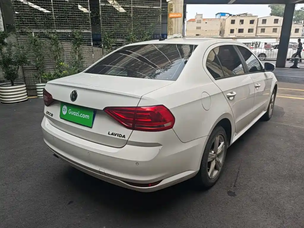 Volkswagen Lavida — миниатюра 7
