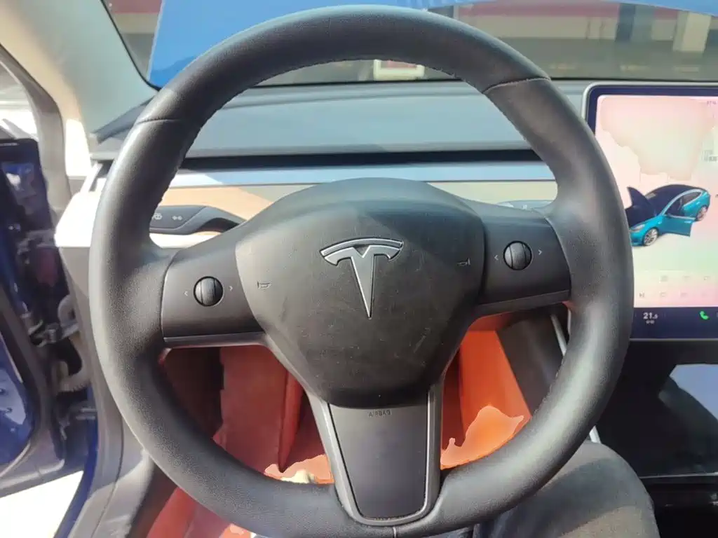Tesla Model 3 — миниатюра 11