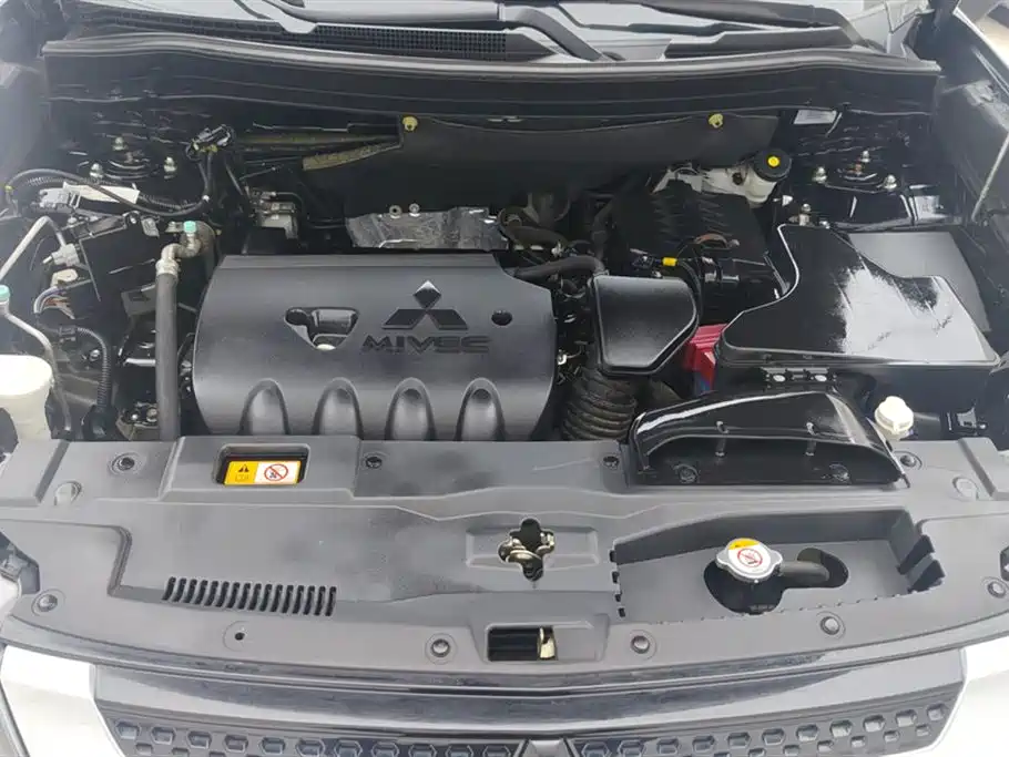 Mitsubishi Outlander 2021 2.4L 5 мест