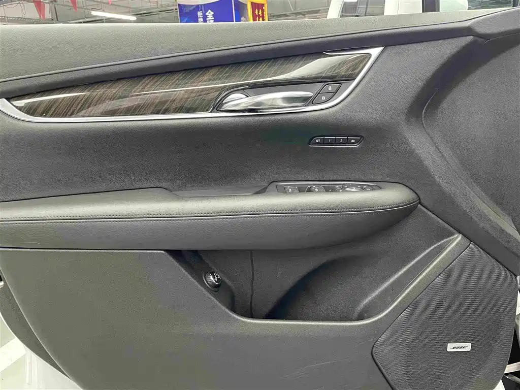 Cadillac XT5 — миниатюра 11
