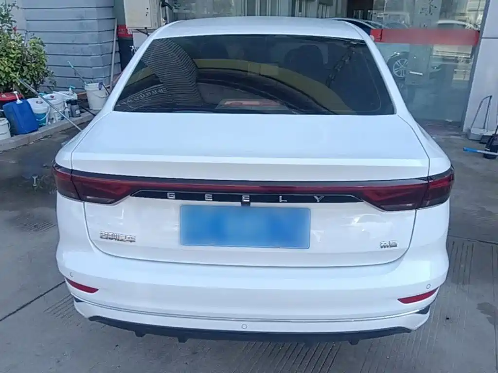 Geely Emgrand — миниатюра 6