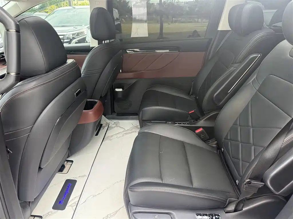 GAC Motor Trumpchi E8 PHEV — миниатюра 4