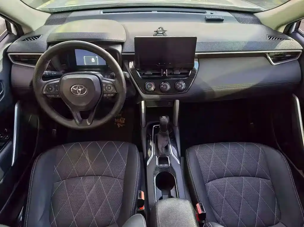 Toyota Corolla Cross — миниатюра 8