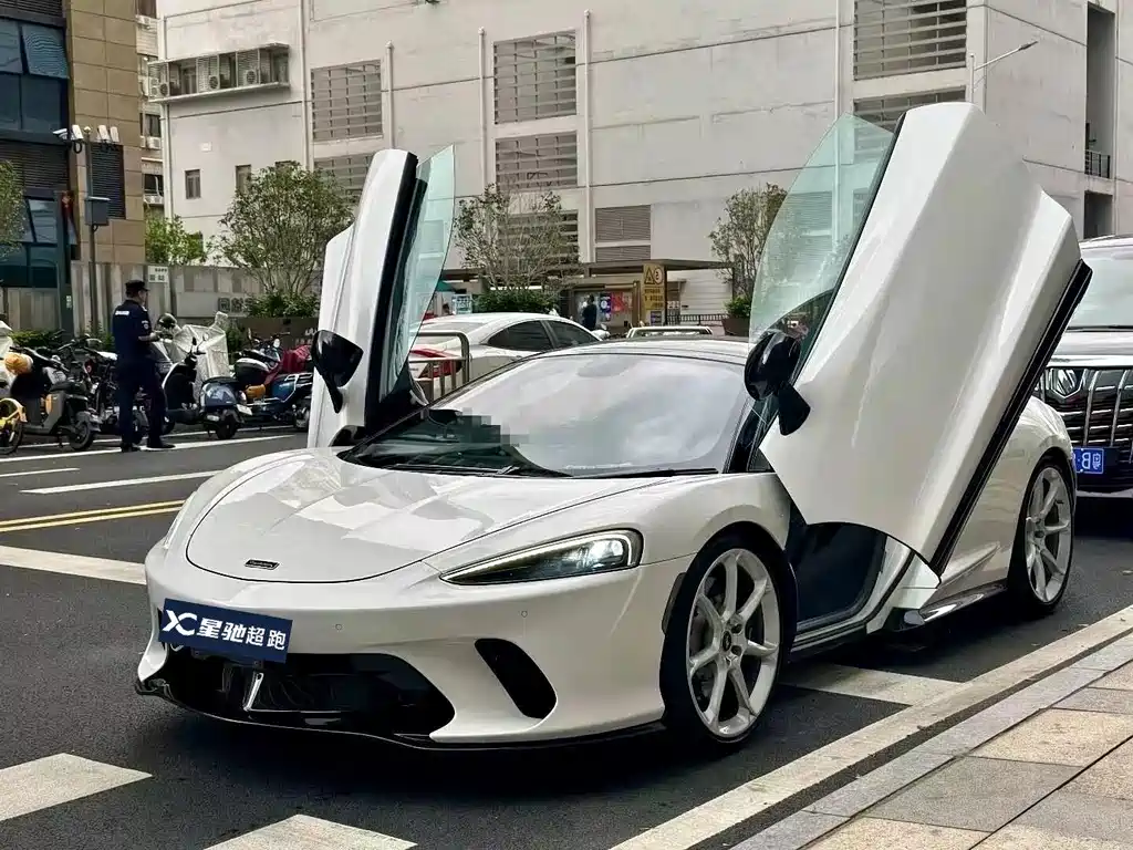McLaren GT 2021
