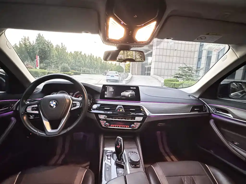 BMW 5 Series New Energy — миниатюра 9
