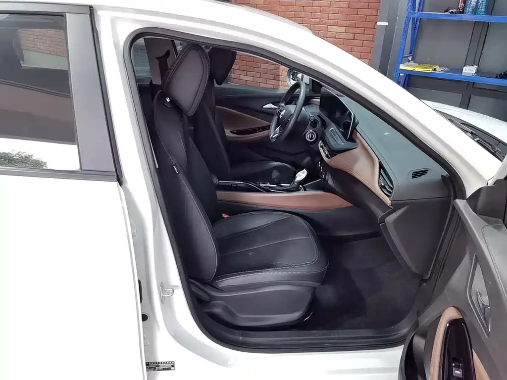 Buick Verano — миниатюра 9