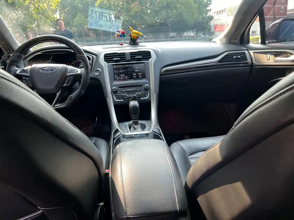 Ford Mondeo — миниатюра 12