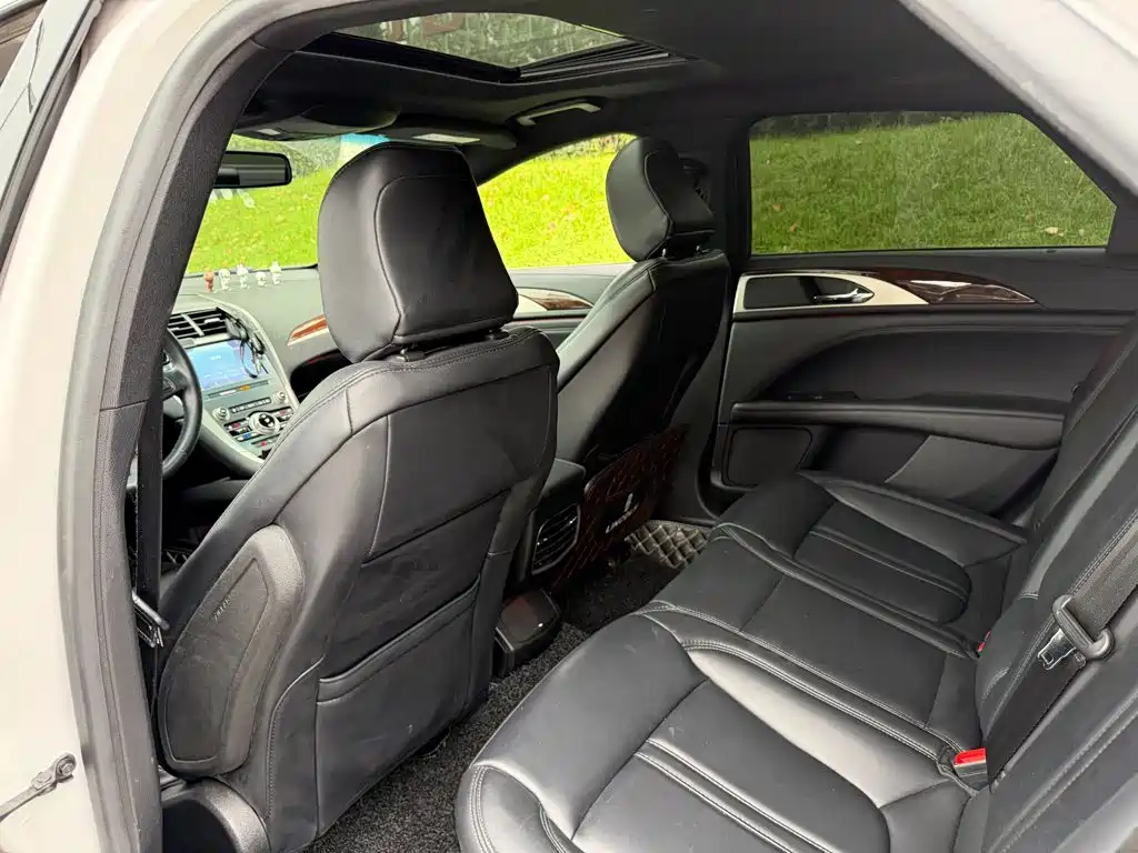 Lincoln MKZ — миниатюра 10