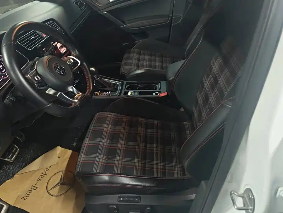 Volkswagen Golf GTI — миниатюра 9