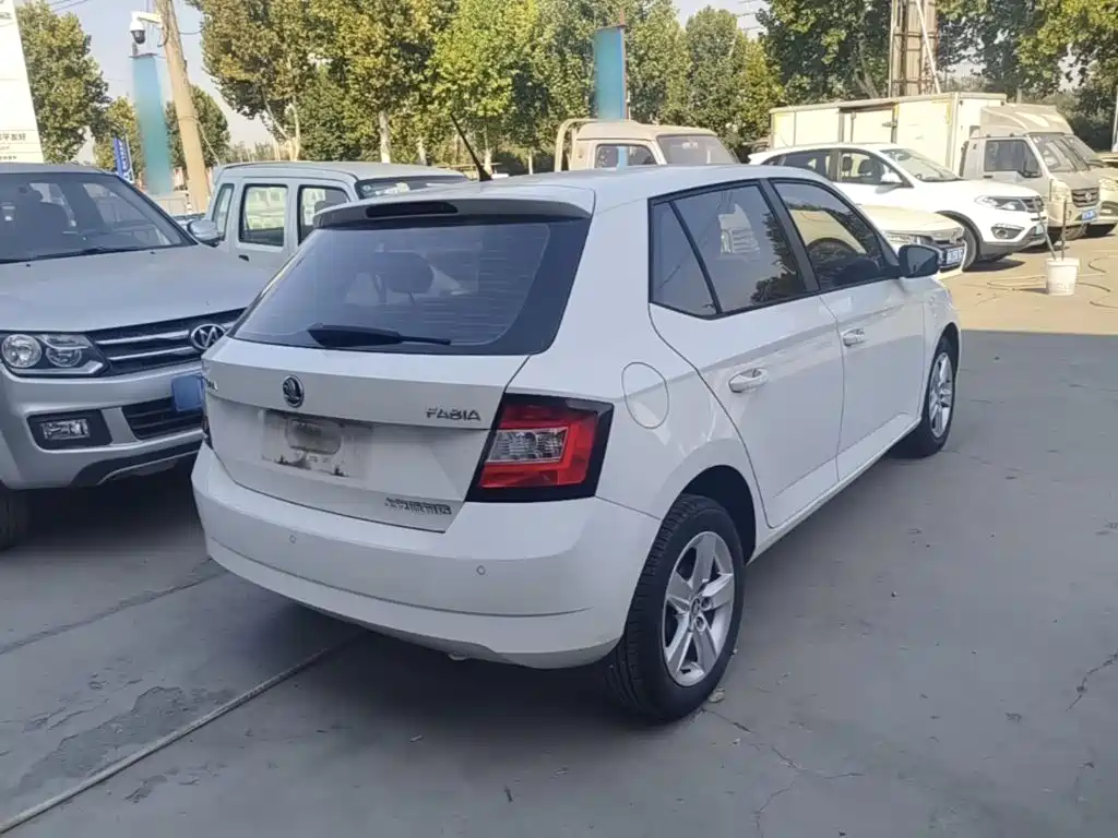 Skoda Fabia — миниатюра 7