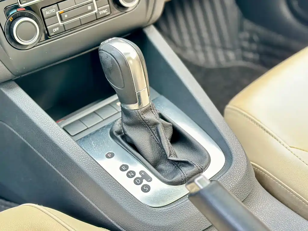 Volkswagen Sagitar — миниатюра 20