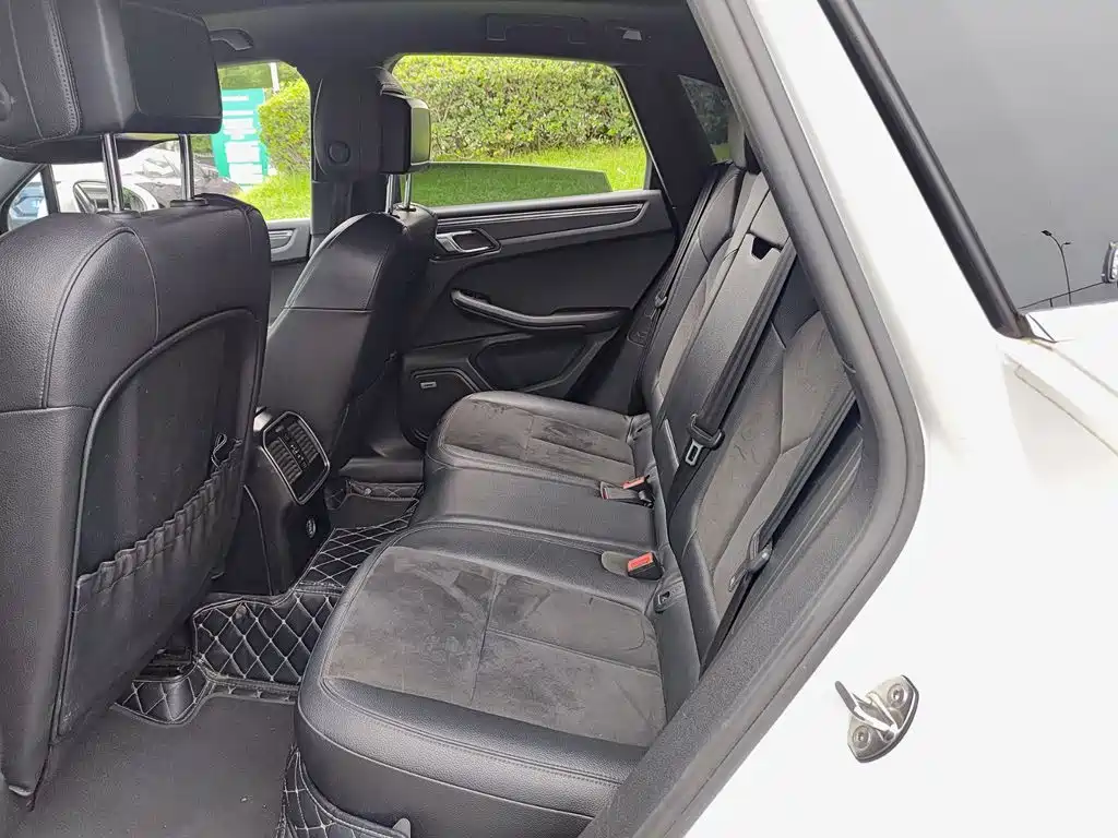 Porsche Macan — миниатюра 8