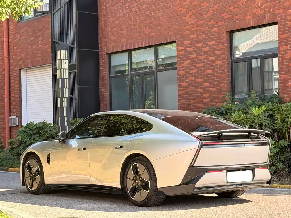 XPeng P7 — миниатюра 7