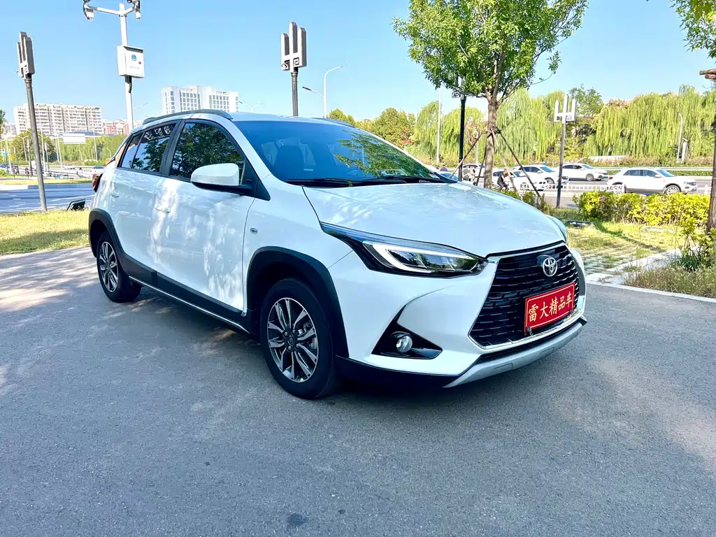 Toyota Yaris L — миниатюра 2