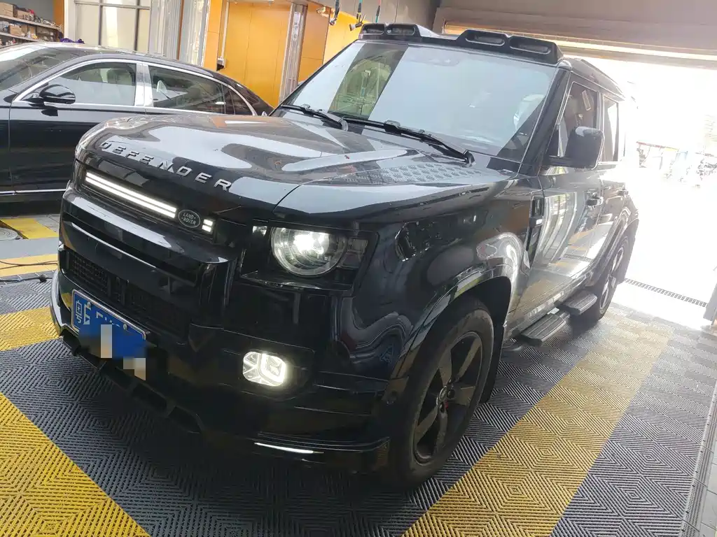 Land Rover Land Rover Defender 2025 110 3.0T P400 X-Dynamic HSE