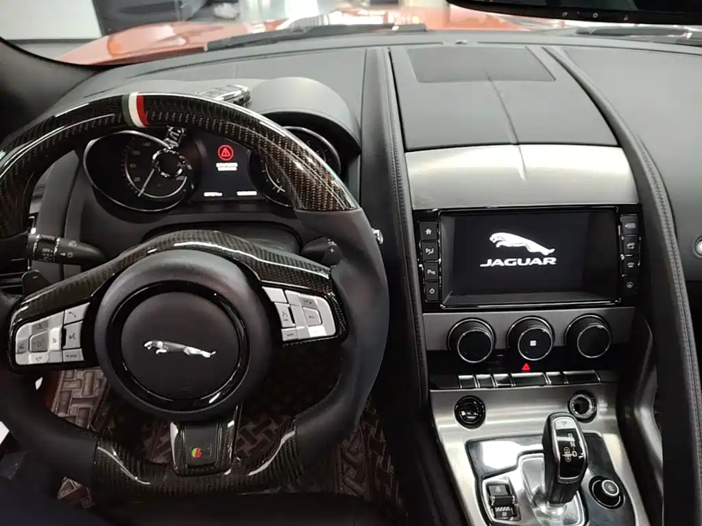 Jaguar F-TYPE — миниатюра 10