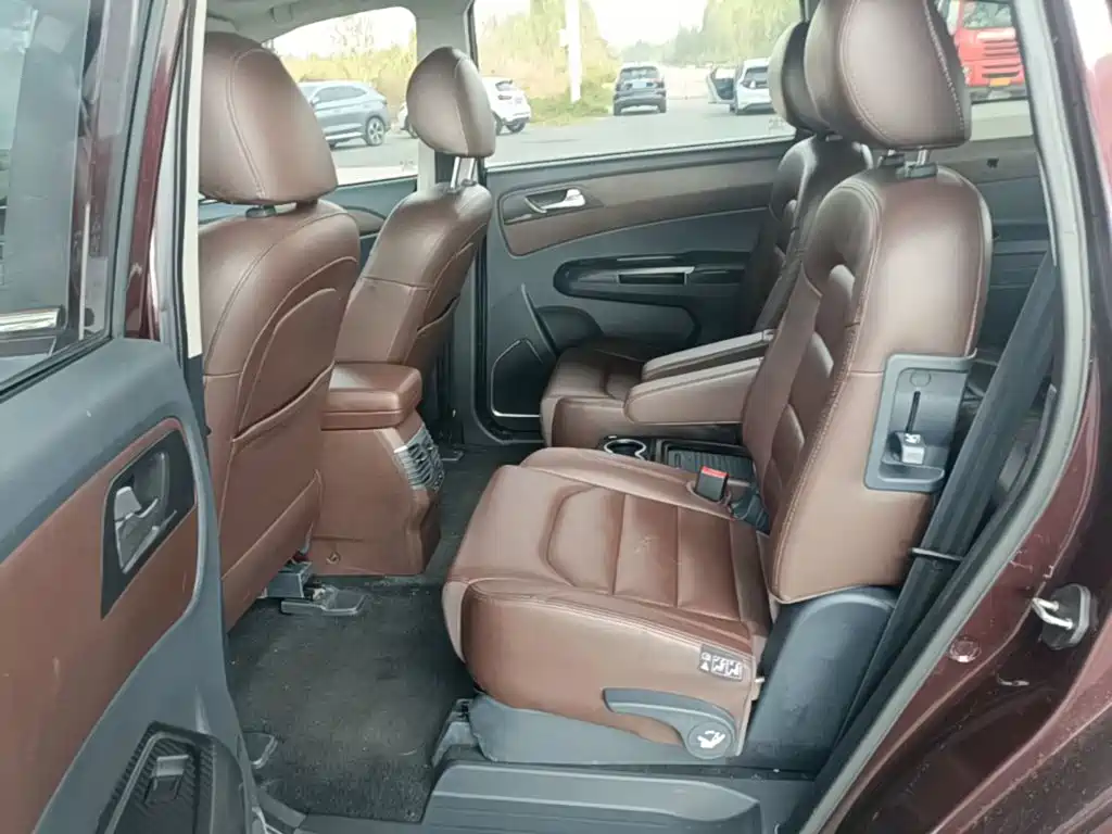 Haima Familia MPV — миниатюра 17