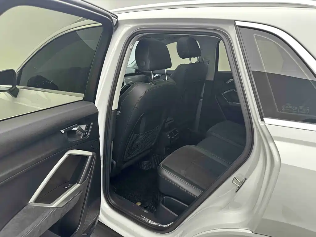Audi Q3 — миниатюра 12