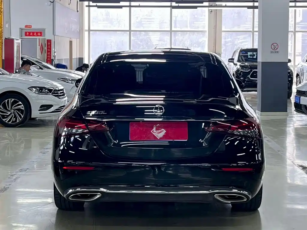 Mercedes-Benz E-Class — миниатюра 8