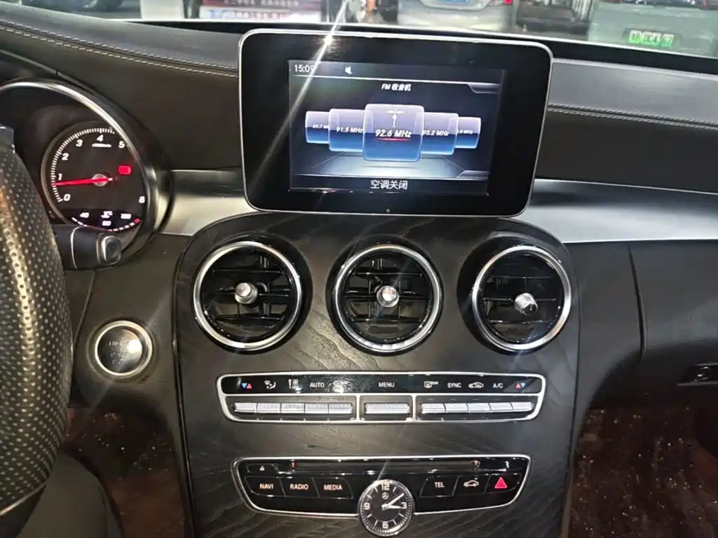 Mercedes-Benz C-Class — миниатюра 13