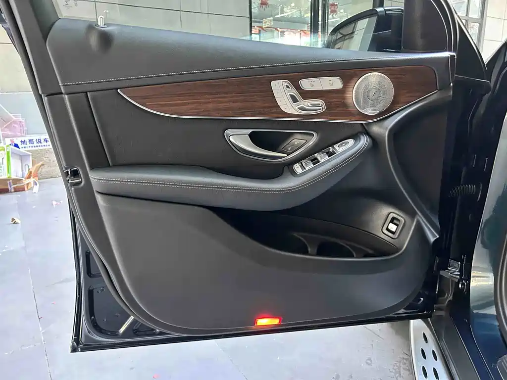 Mercedes-Benz GLC — миниатюра 8