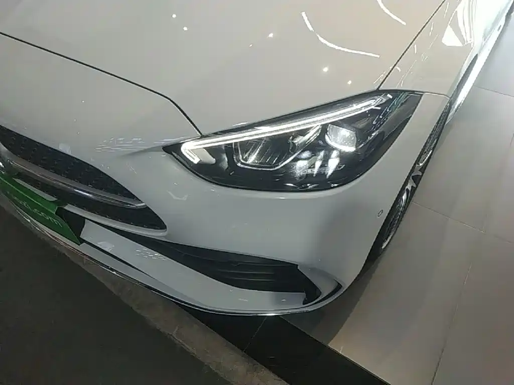 Mercedes-Benz C-Class — миниатюра 24