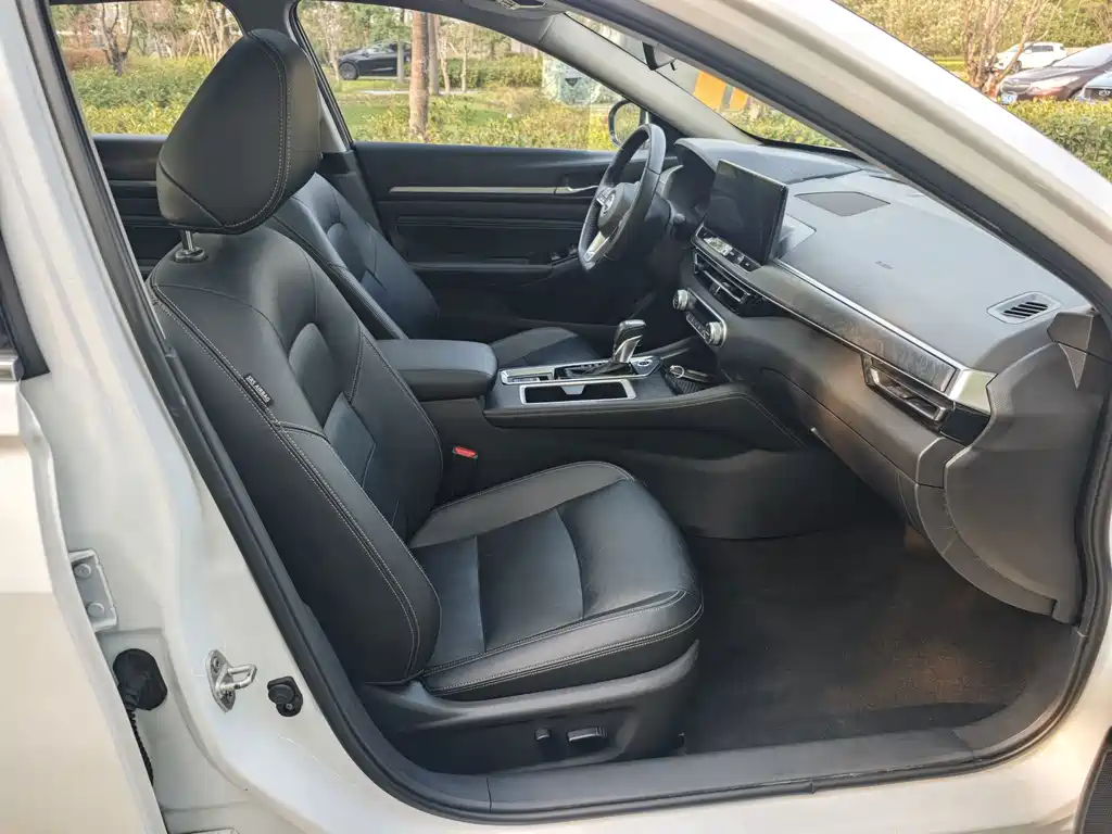 Nissan Teana — миниатюра 5