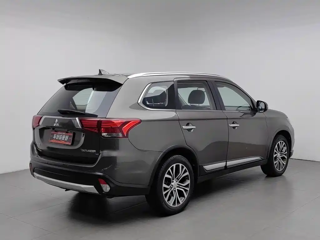 Mitsubishi Outlander — миниатюра 2
