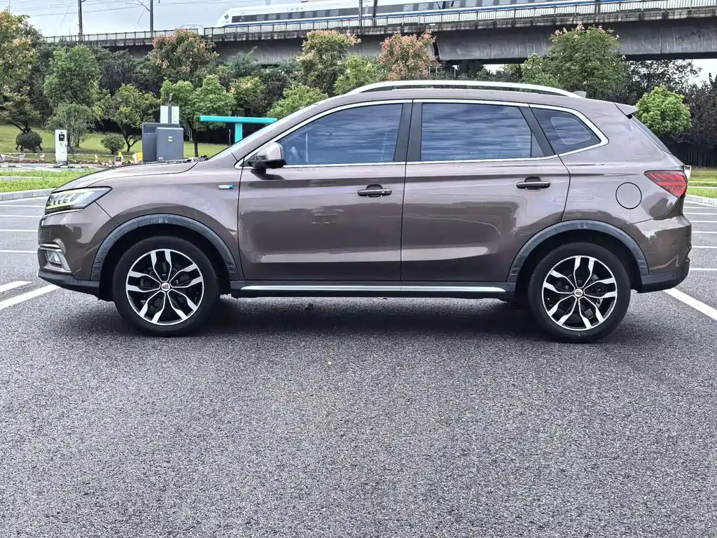 Roewe RX5 — миниатюра 3