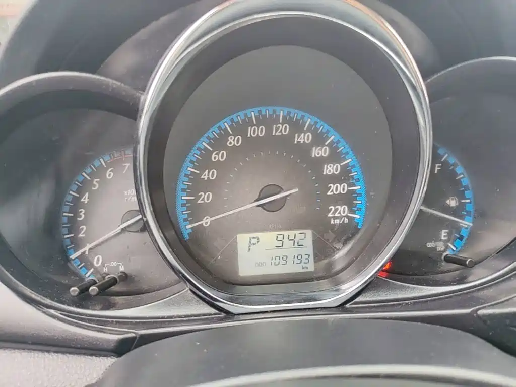 Toyota Yaris L — миниатюра 12