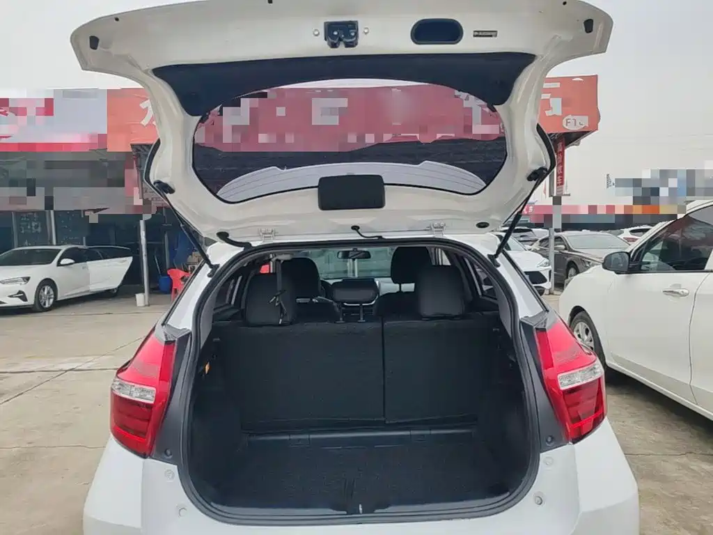 Toyota Yaris L — миниатюра 19