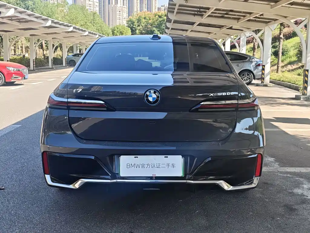 BMW i7 — миниатюра 8