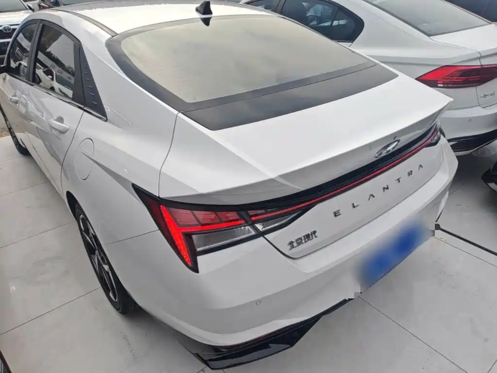 Hyundai Elantra — миниатюра 5