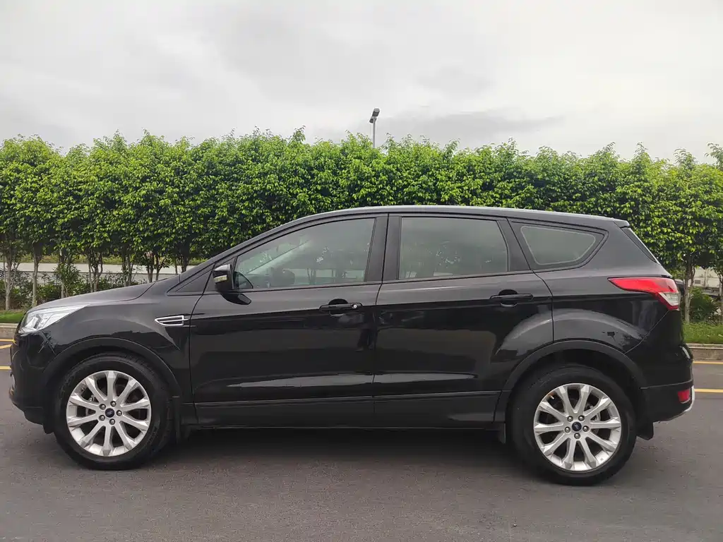 Ford Kuga — миниатюра 7