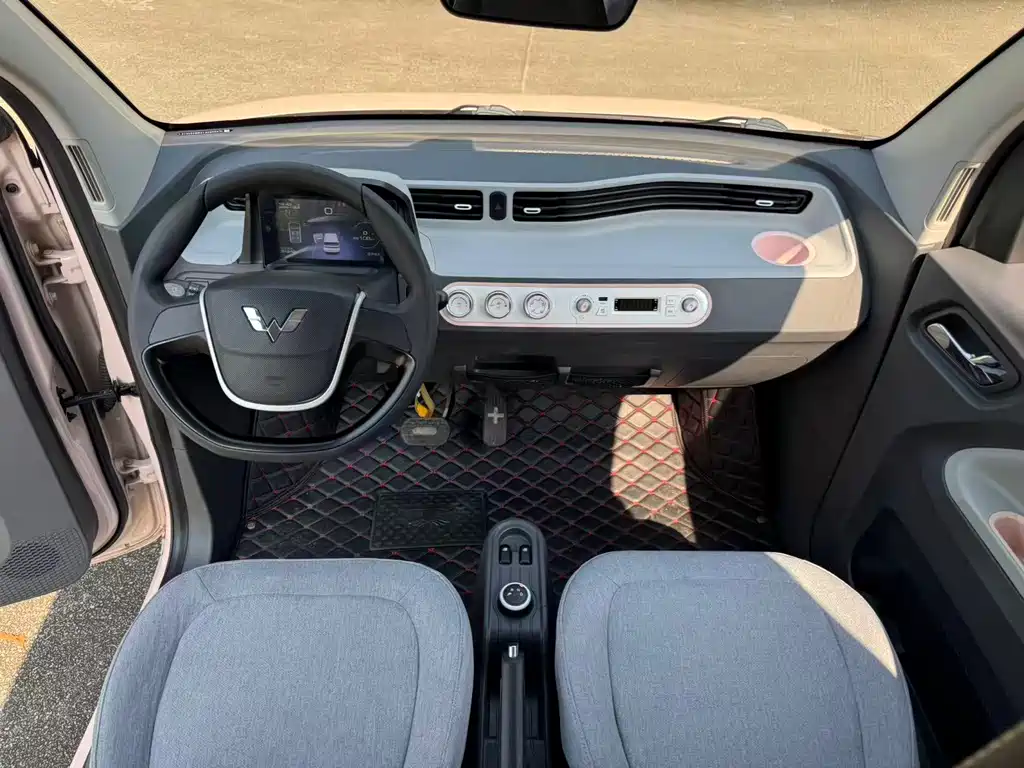 Wuling MINIEV — миниатюра 9