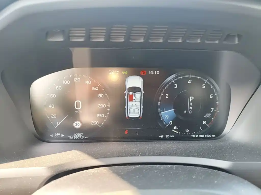 Volvo XC90 — миниатюра 12