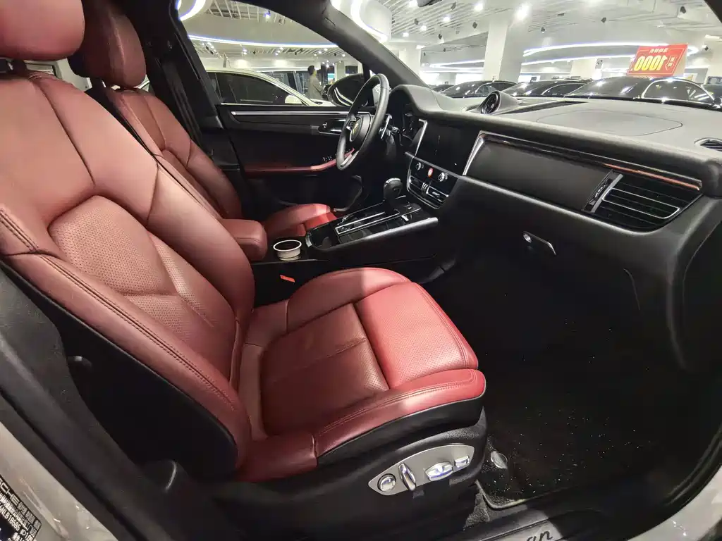 Porsche Macan — миниатюра 14