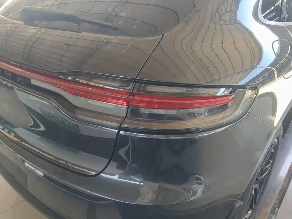 Porsche Macan — миниатюра 8