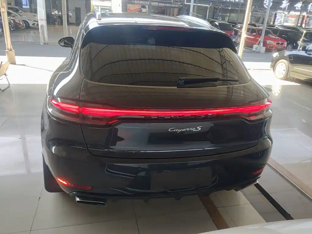 Porsche Macan — миниатюра 6