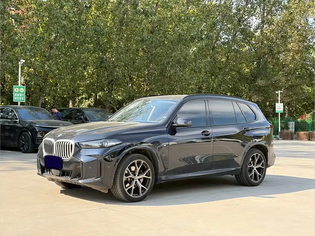BMW X5 2023 xDrive 30Li Premium M Sport