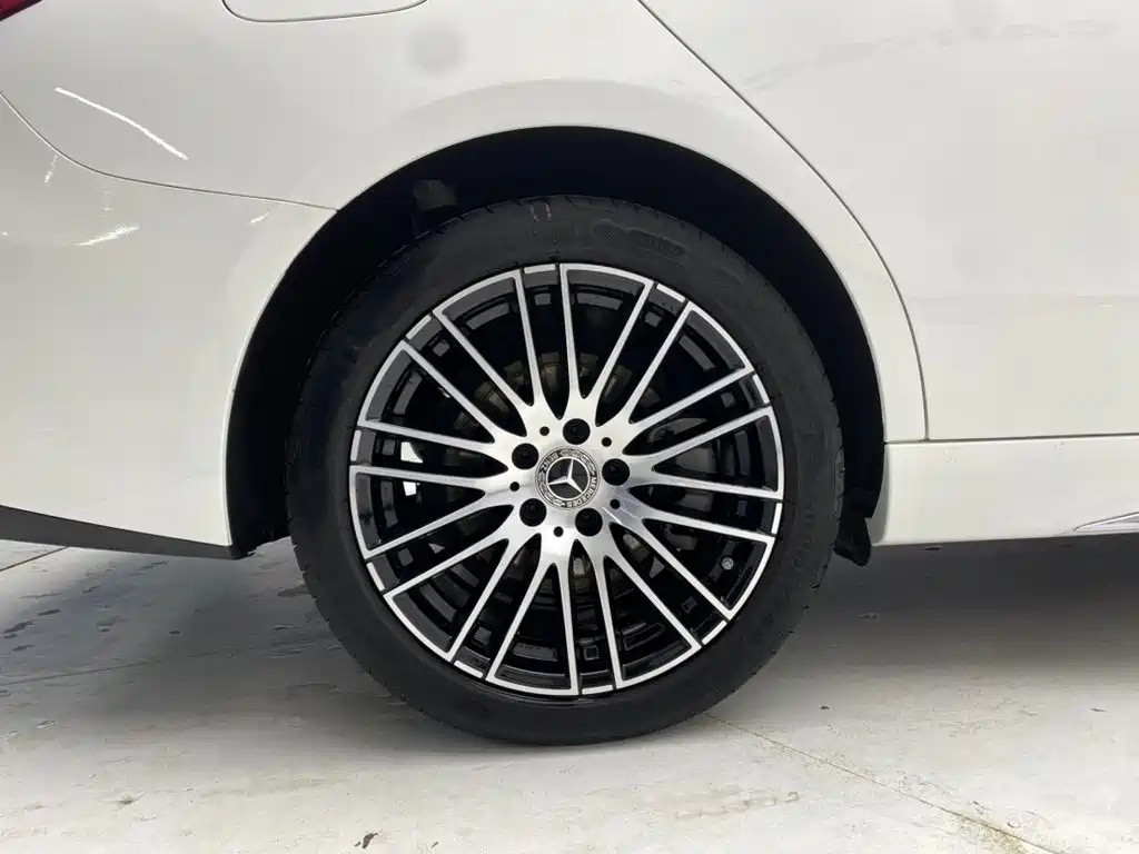 Mercedes-Benz C-Class — миниатюра 11