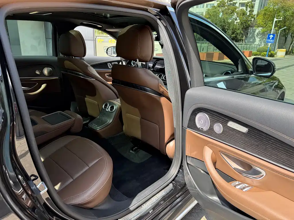 Mercedes-Benz E-Class — миниатюра 45