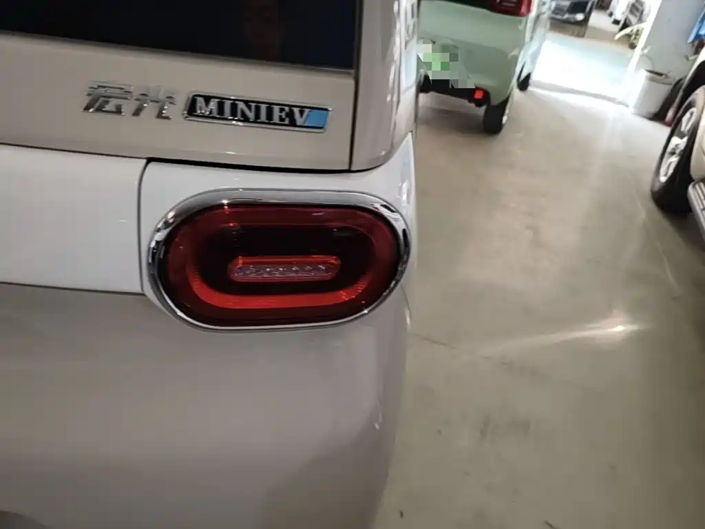 Wuling MINIEV — миниатюра 8