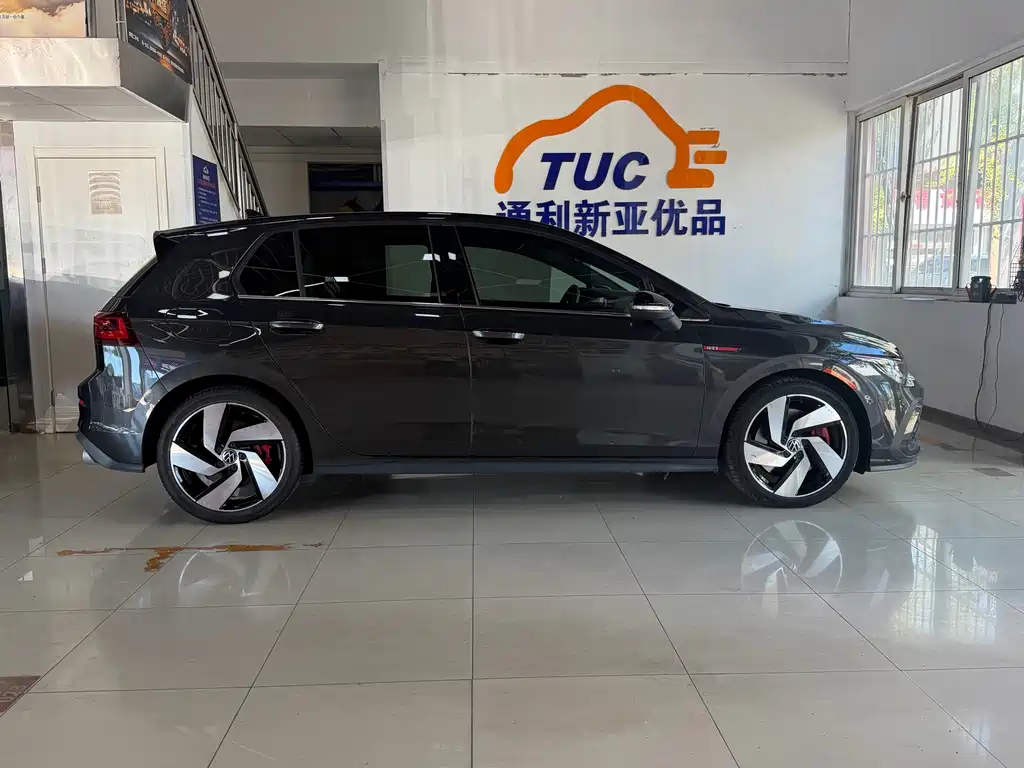 Volkswagen Golf GTI — миниатюра 3