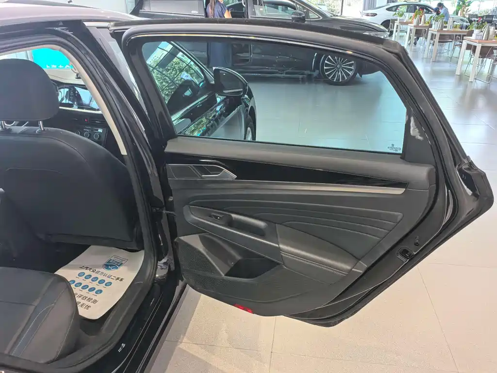 Volkswagen Passat — миниатюра 13