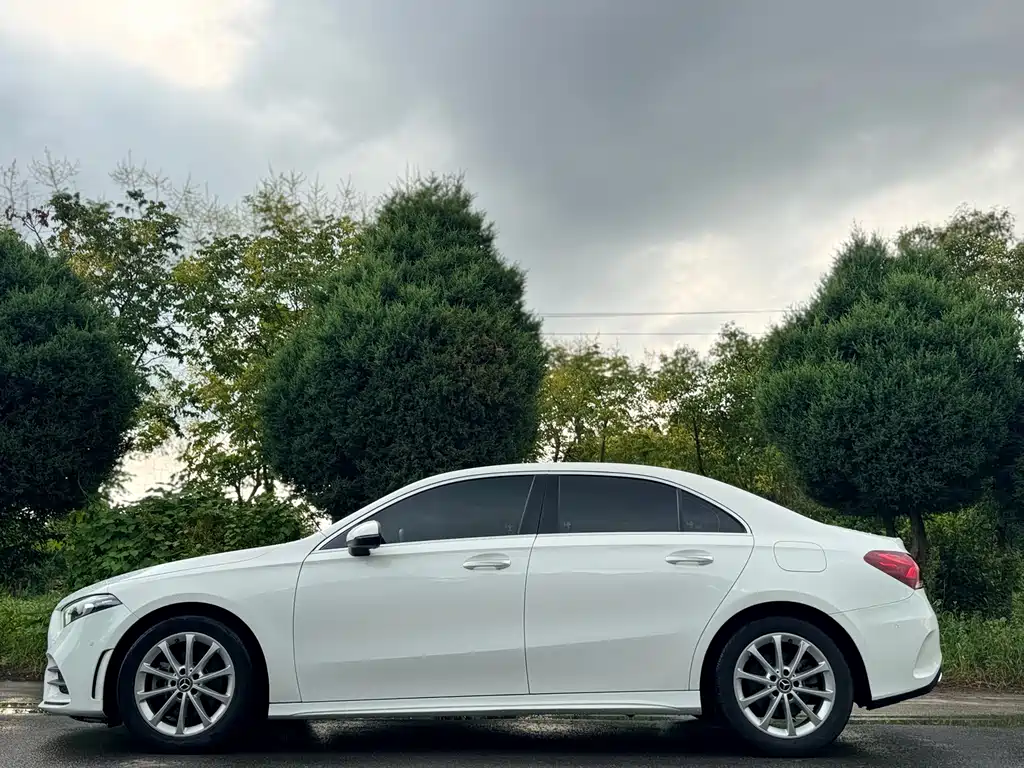 MERCEDES-BENZ A CLASS