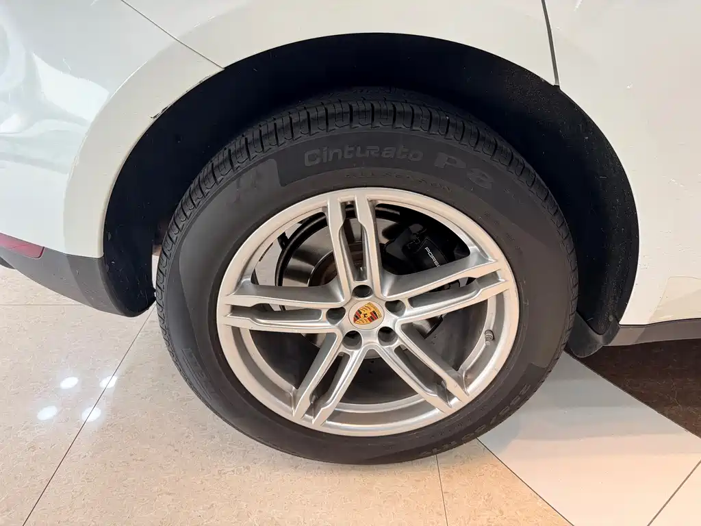 Porsche Macan — миниатюра 13